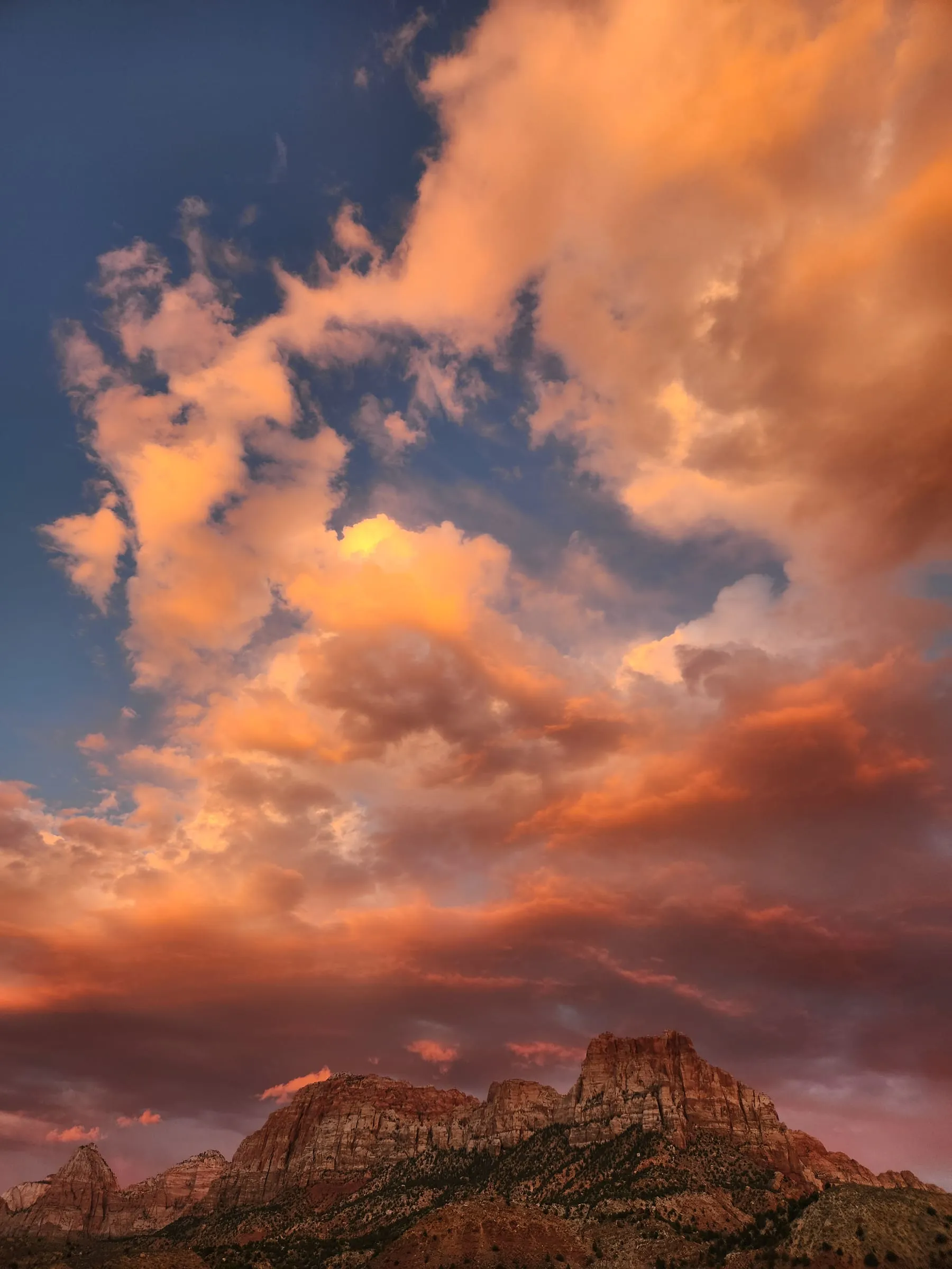 Sunset over the southern Utah desert